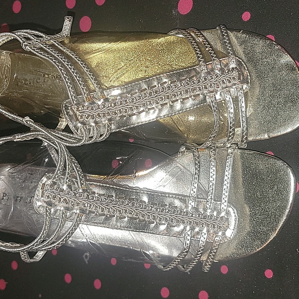 😊🫠😊 silver sling heel